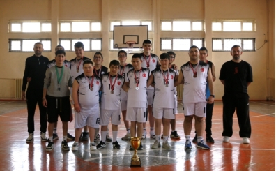 Eski�ehir'deki down sendromlu sporcular basketbolda k�rs�ye ��kt�