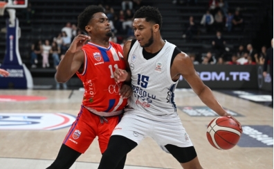 Anadolu Efes, normal sezonu 34 say� farkl� galibiyetle bitirdi!
