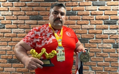 Bile�i b�k�lmeyen milli sporcudan pe� pe�e 4 birincilik, 1 Avrupa �ampiyonlu�u