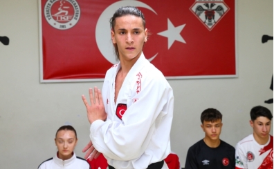 Karate i�in 5 y�ld�r babas� ve karde�lerinden uzakta ya��yor