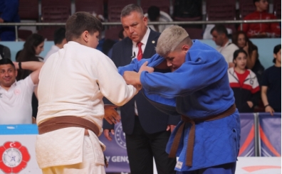 Ye�ilay Y�ld�zlar T�rkiye Judo �ampiyonas� Hatay'da devam ediyor