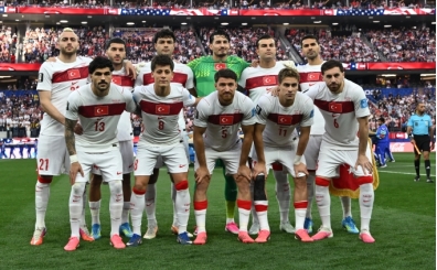 D�nya Kupas�'na veda eden A Milli Futbol Tak�m� yurda d�nd�