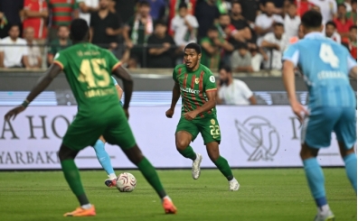 Erzurumspor'dan Amedspor ma�� devam ederken VAR karar�na tepki!