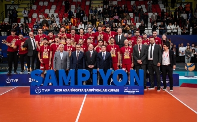 Galatasaray'da kupa sevinci! 'Bu kupay� taraftar�m�za arma�an ediyoruz'