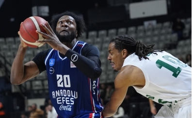 Anadolu Efes, 3 say� farkla kaybetti