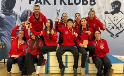 Milli eskrimcilerden �sve�'te 4 madalya!