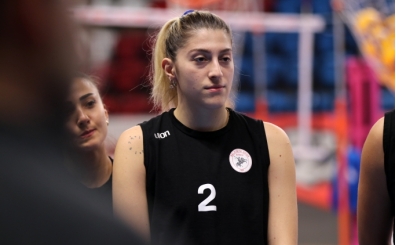 �lbank Kad�n Voleybol Tak�m�, 4 oyuncuyla daha anla�t�