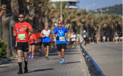 �e�me Yar� Maratonu'na 43 �lkeden 3 bin 450 sporcu kat�lacak