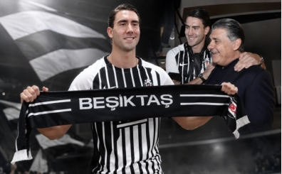 Be�ikta�'�n yeni transferi Dusan Vlahovic �stanbul'a geldi!