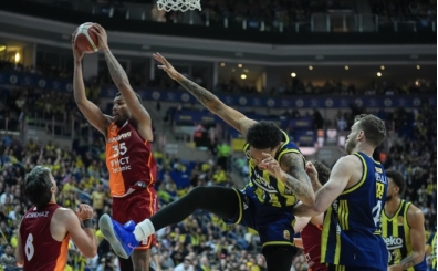 Galatasaray'dan derbi sonras� hakemlere sert tepki