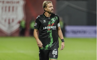 12 ma�, 4 k�rm�z� kart ve veda: Caner Erkin