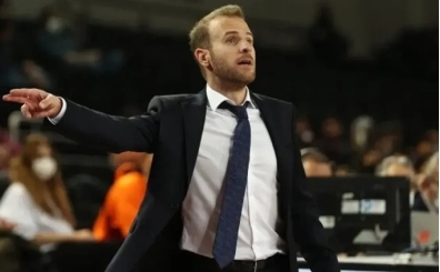 Kar��yaka'da ba�antren�r Candost Volkan ile yollar ayr�ld�