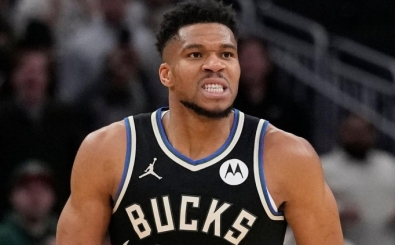 'Giannis, Bucks'tan ayr�lmaya haz�r oldu�unu iletti' iddias�