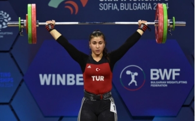 Milli halterci B��ra �an, Avrupa alt�nc� oldu