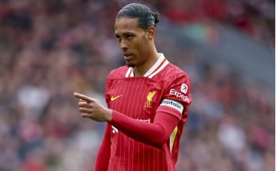 Arne Slot'tan Van Dijk'in gelece�i i�in a��klama!