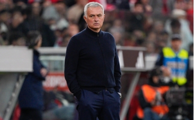 Mourinho: 'Baz�lar�n� satmak i�in oynat�yorum!'