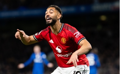 Manchester United, Chelsea'yi devirdi!