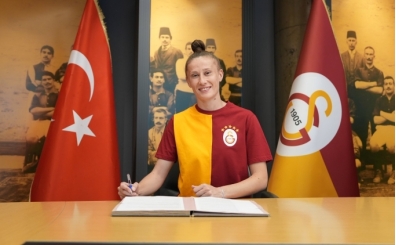 Galatasaray, kaptan� Ebru Top�u ile s�zle�me uzatt� 