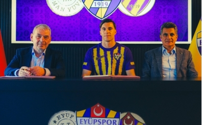Ey�pspor, Polonyal� futbolcu Konrad Michalak'� kadrosuna katt�