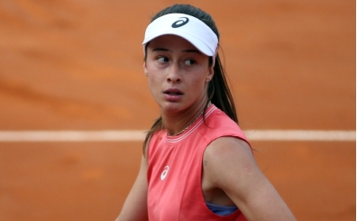 Zeynep S�nmez'den Japonya'da geri d�n��!