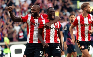 Brentford'tan Tottenham'a ilk haftada a��r darbe