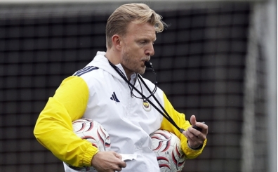 Fenerbah�e'de Kuyt'�n menajerinden fla� a��klama!