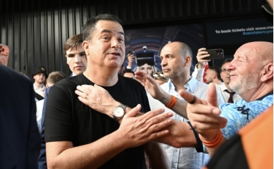 Acun Il�cal�'dan A Milli Tak�m payla��m�