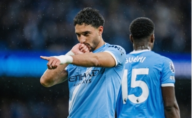 Manchester City, Arsenal'in pe�ini b�rakm�yor!
