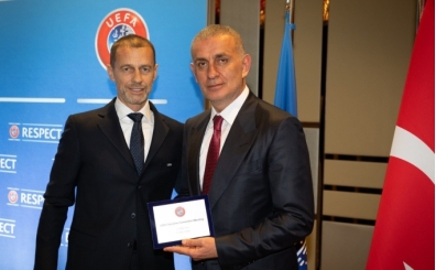 UEFA a��klad�: Milli tak�mlar turnuvalar�nda sistem de�i�ti!
