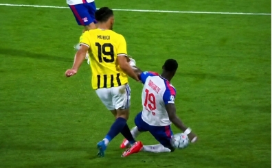 Fenerbah�e'den Lyon deplasman�nda penalt� isyan�!