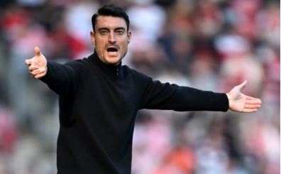 Eintracht Frankfurt'ta Albert Riera d�nemi bitti!