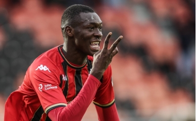 Galatasaray'�n yeni golc� aday�: Pape Moussa Fall