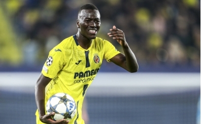 Galatasaray'da Pape Gueye transferi rafa kalkt�