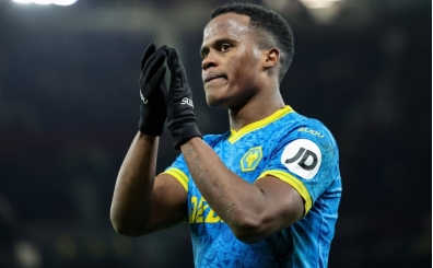 Be�ikta�'ta kanat aray���: Arias listeye girdi