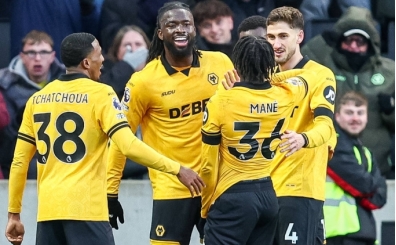 Wolverhampton ilk galibiyetini eski hocasına karşı aldı!
