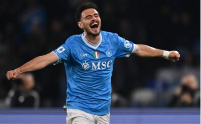 Conte'den Eljif Elmas'a b�y�k �vg�: 'Heykelini dikmeliyiz!'