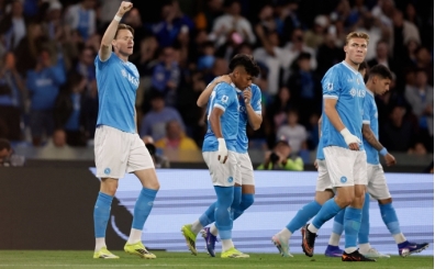 Napoli'den d�rt goll� net galibiyet!