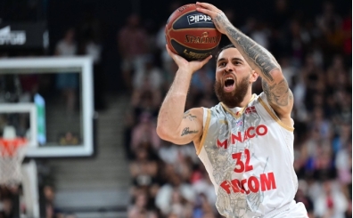 Anadolu Efes, Mike James'i a��klad�