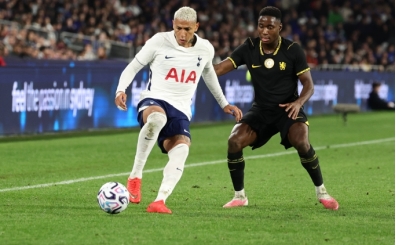Tottenham, Chelsea'yi son dakikada y�kt�!