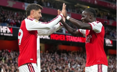 Son �ampiyon Arsenal, �� golle �� puan� ald�