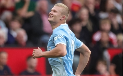 Manchester City, derbide 10 ki�i kazand�!