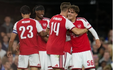 Arsenal, Ipswich deplasman�nda 4 golle turlad�