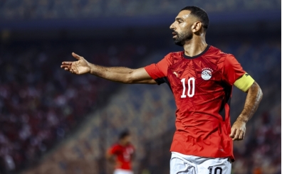 Salah i�in fla� iddia: 'O�lu i�in vir�sten ka�t�' 