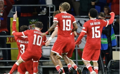 Galler, Norve�'i sahas�nda y�kt�!