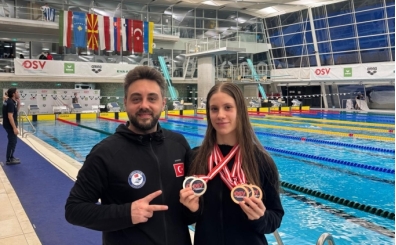 Anabilim'den Avrupa y�zme yar��lar�nda 5 madalya!