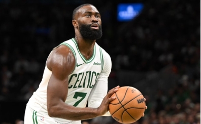 Pelicans, Jaylen Brown i�in dev takas haz�rl���nda