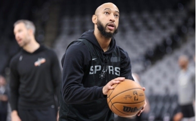 Jordan McLaughlin, Spurs ile yeniden anla�t�