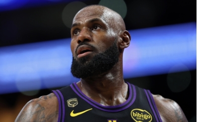 Lakers, LeBron James'e hen�z resmi s�zle�me teklifi yapmad�