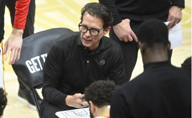 Quin Snyder'a yeni s�zle�me yolda