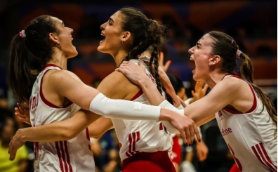 Milli voleybolcu Karmen Aksoy ameliyat edildi